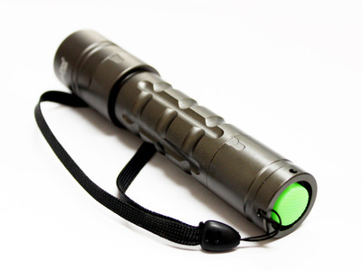 Cree U2強光手電Uniquefire C108S 特價熱銷，家居保電子品質之選
