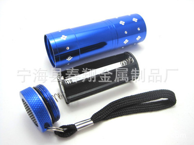廠家直銷(xiāo)9LED雕花CX-303迷你手電筒 —— 寧海縣春翔金屬制品廠跑量款首選